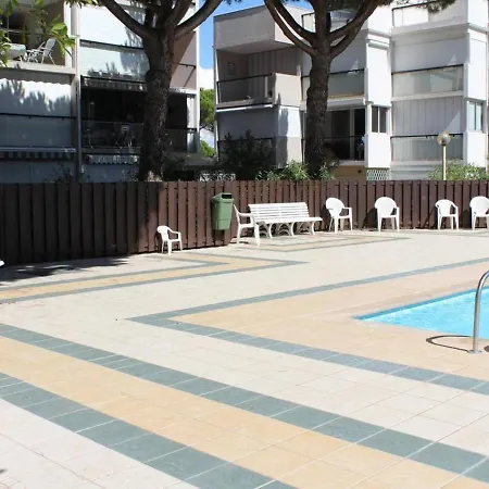 Renove 2 Avec Piscine Et Parking, A 6 Couchages Pres De La - Fr-1-229-103 Apartment Gruissan