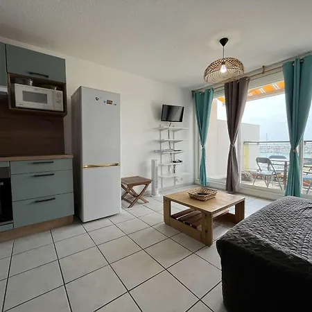 Apartment Renove 2 Avec Piscine Et Parking, A 6 Couchages Pres De La - Fr-1-229-103 *